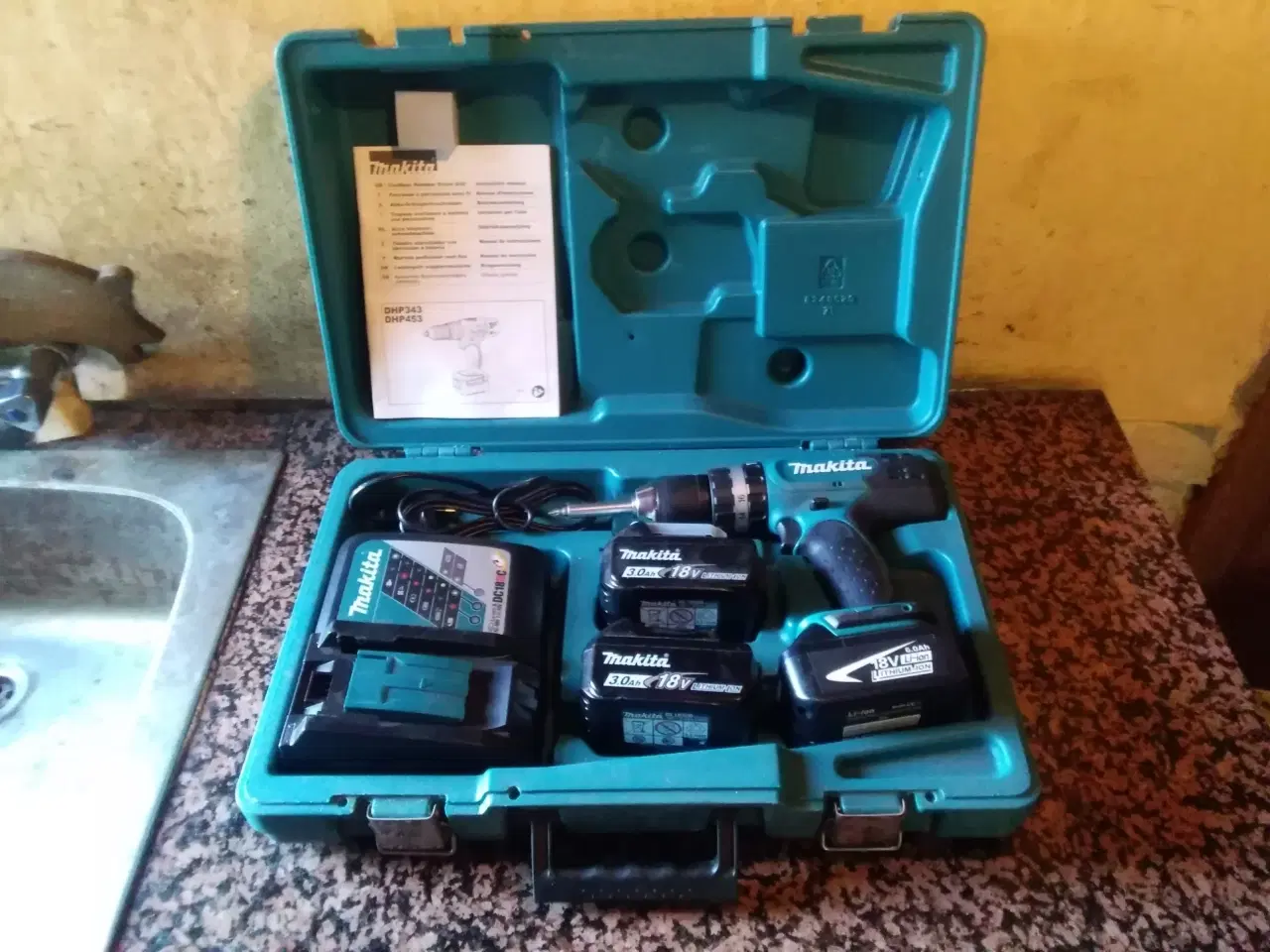 Billede 3 - 18 V Makita Velh OK m 3 store batterier Brugt få X