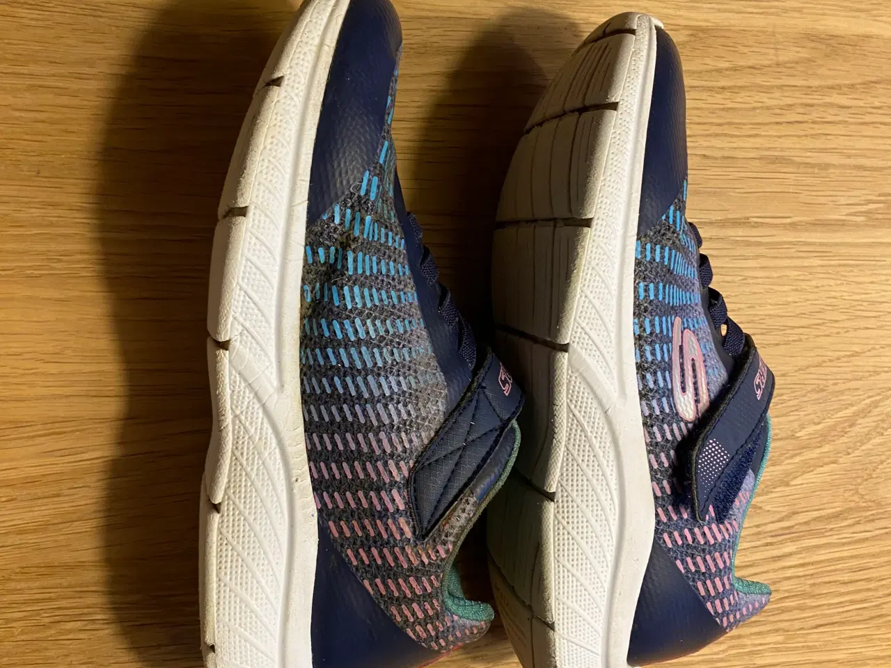 Billede 3 - SKECHERS sko til pige str. 34