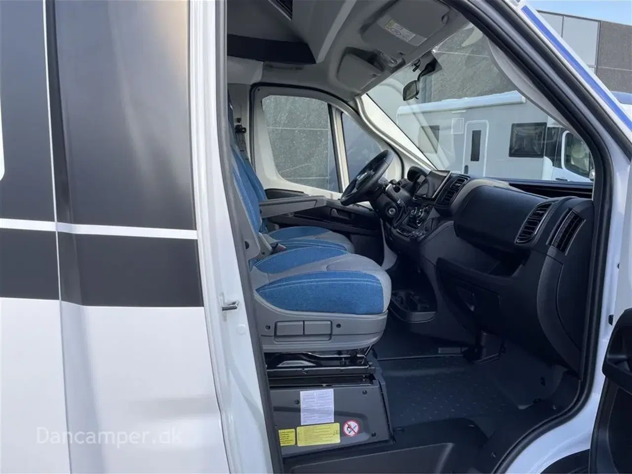 Billede 7 - 2024 - Chausson X650 Exclusive line   Messepris 1.019.900,- SPAR kr. 50.000,- Camper med stor Lounge og siddegruppe, 9-trins automatgear, sænkeseng, stor garage, specialfælge, Artic, Connect- og X-tilbehørspakke ,