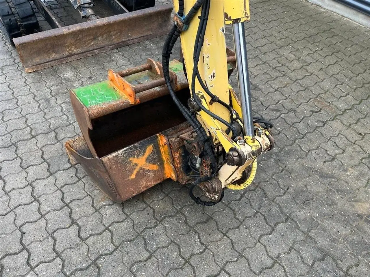 Billede 3 - Yanmar SV22 Powertilt og centralsmørring