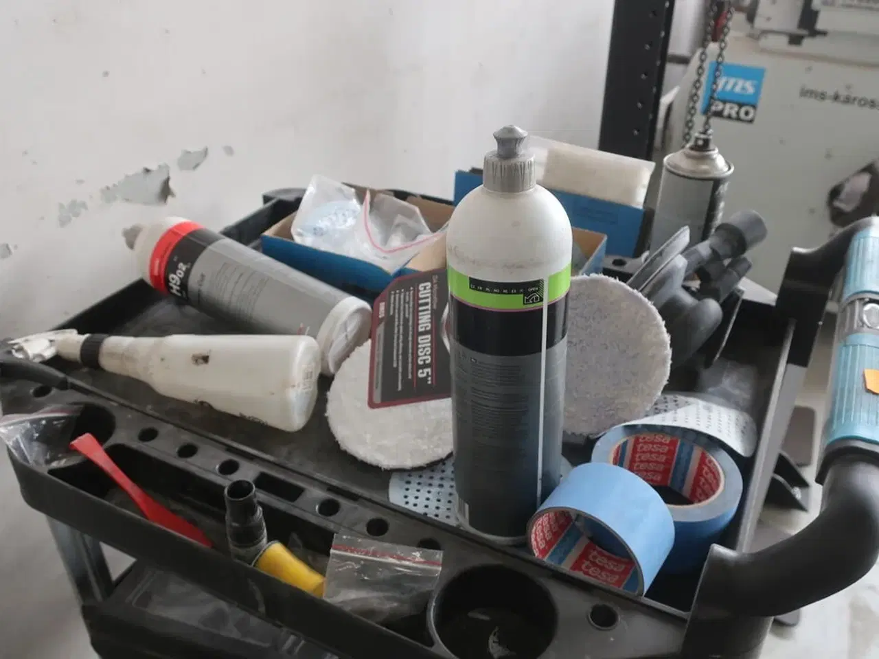 Billede 3 - Rullebord med indhold