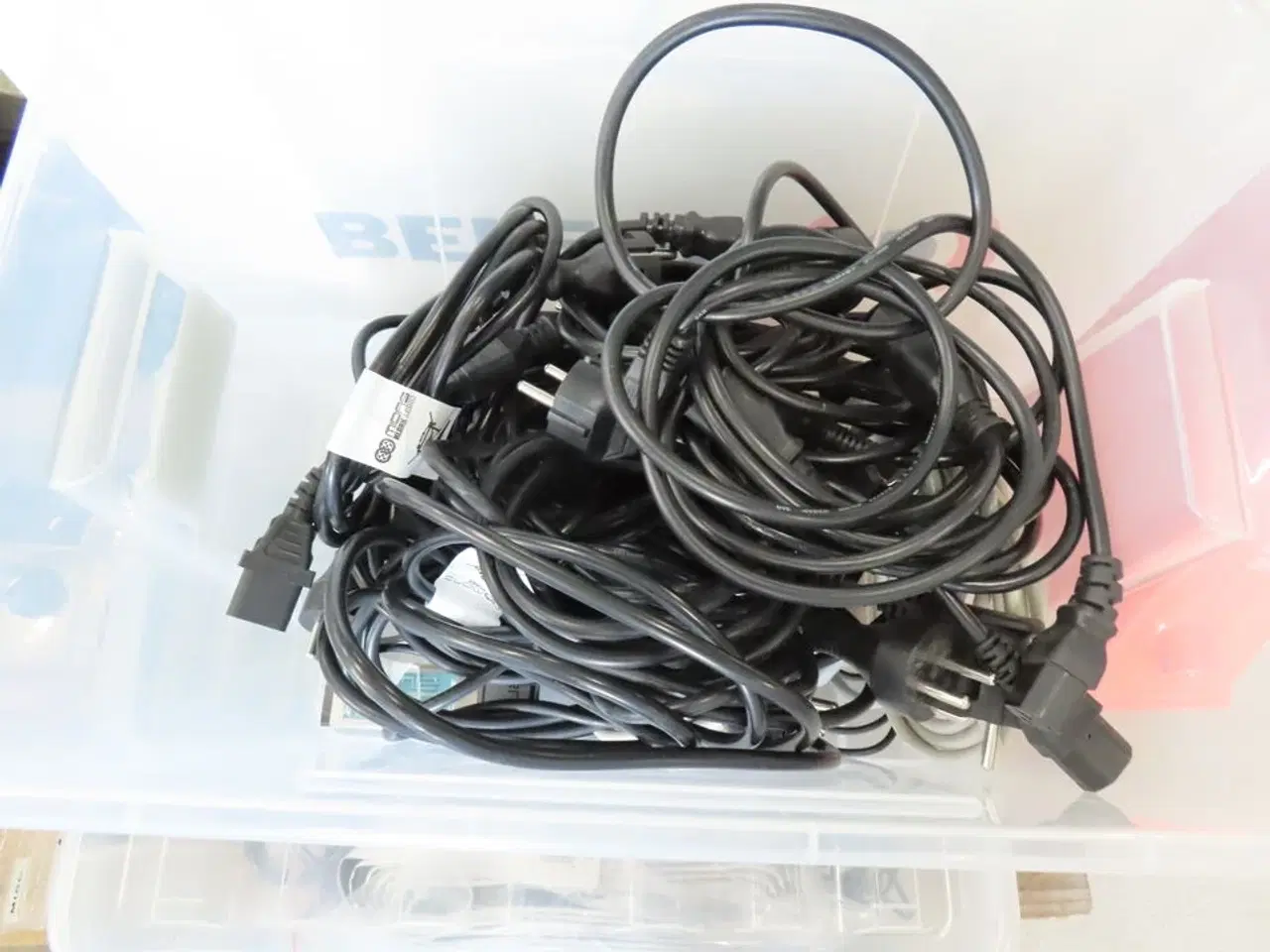 Billede 5 - Palle med rester fra TC ELECTRONIC