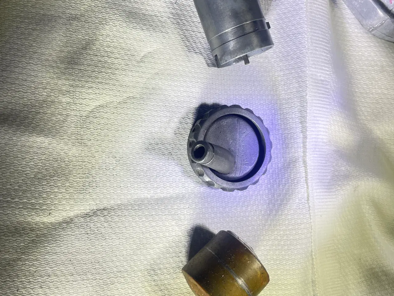 Billede 4 - BMW R60 karburator venstre