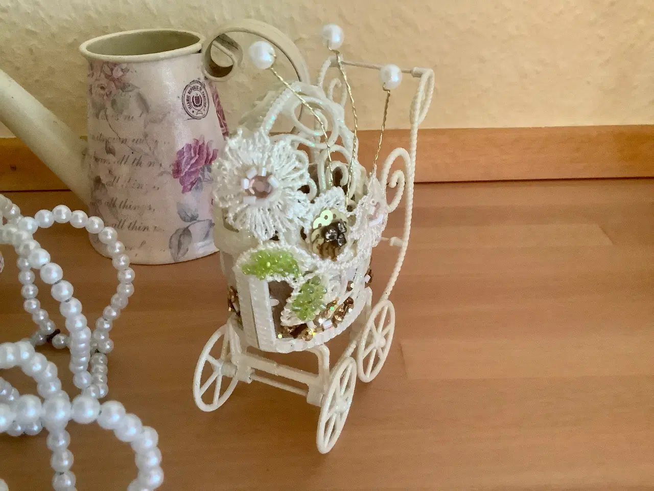 Billede 9 - Miniature pynte ting med perler og glimmer.