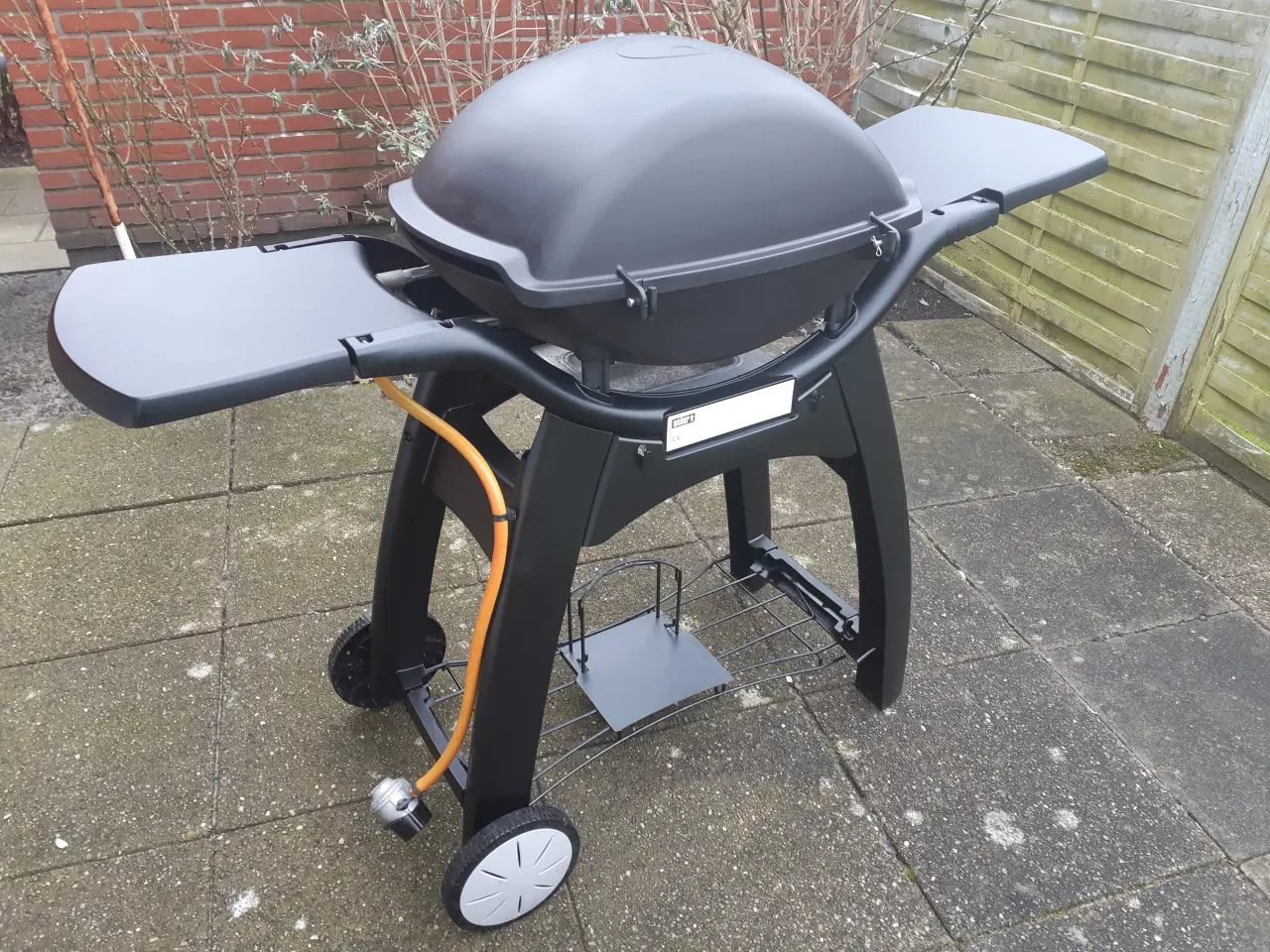 Billede 9 - Weber gasgrill Q3200 med sideborde