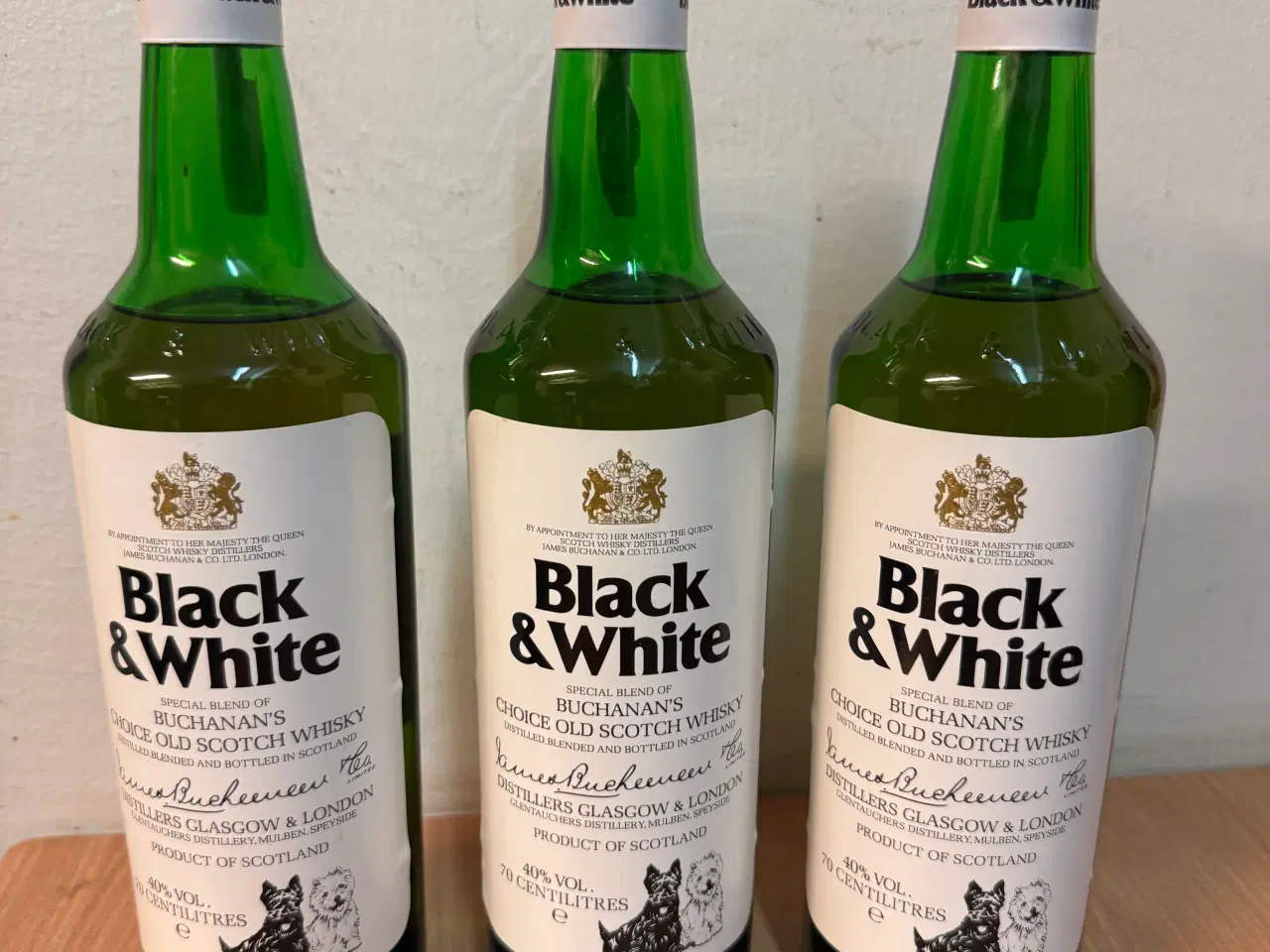 Billede 4 - Black & White blended scotch whisky - 3 stk.
