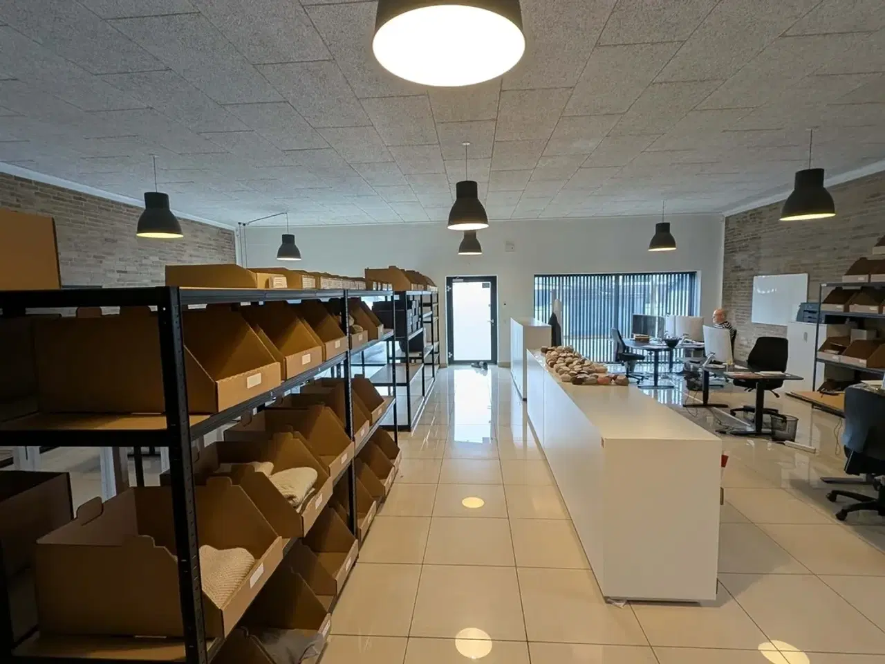 Billede 3 - Kontor med lager (Erhverv)