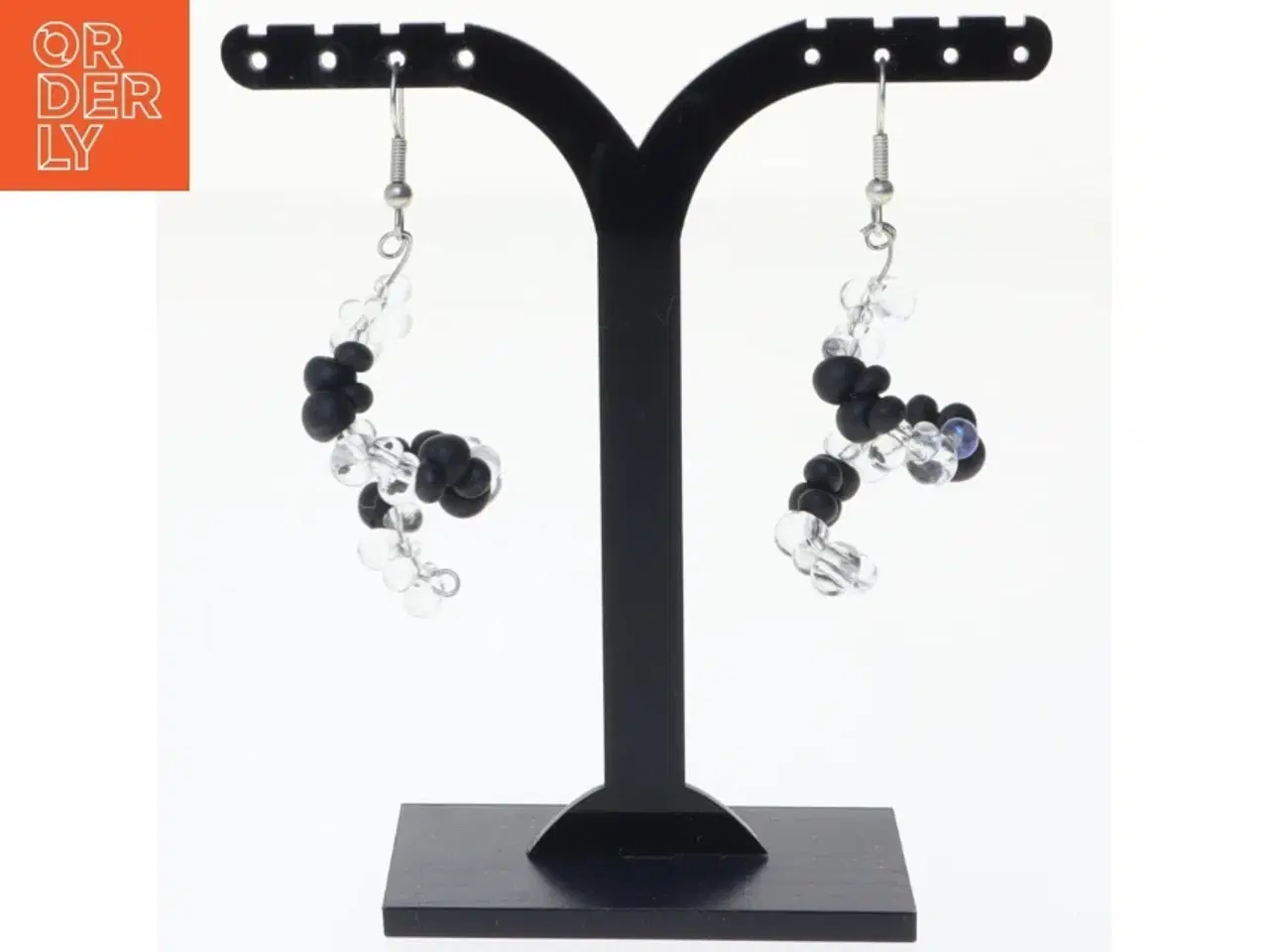 Billede 2 - Sort/ klar perleøreringe (str. 6 x 2 cm)