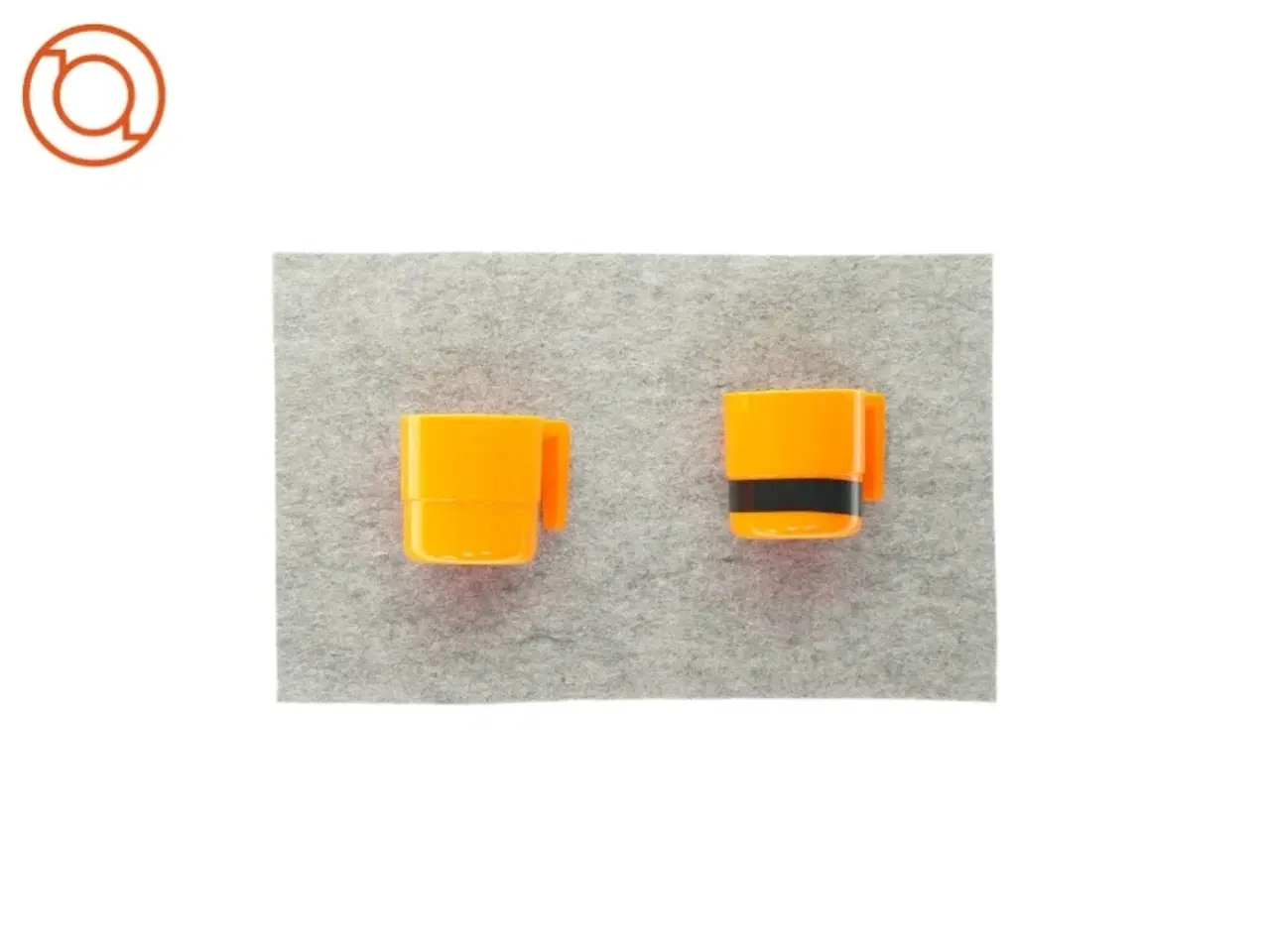 Billede 2 - Plastikkopper (2 stk) (str. HØ 8 X 8 cm)