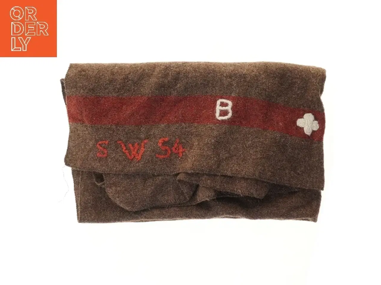 Billede 1 - Brunt uldtæppe med røde og hvide broderier (str. 136x172 cm)