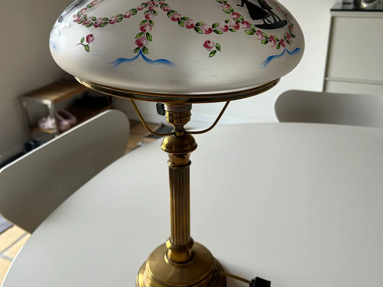 Billede 2 - Bordlampe med H.C.Andersen motiver