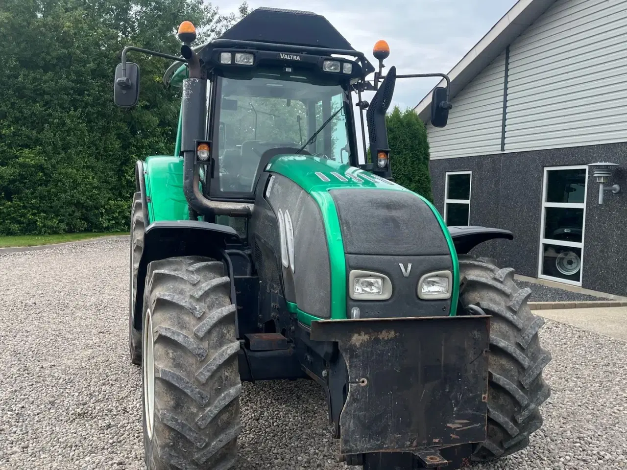 Billede 20 - Valtra T202 Direct med skovinddækning og frontlift