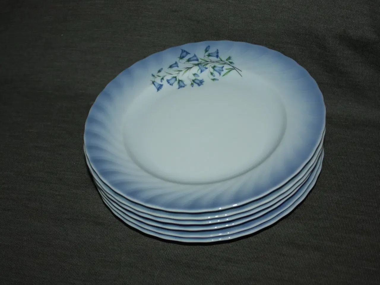 Billede 4 - Christineholm Firkløveren nr. 1 klokkeblomst