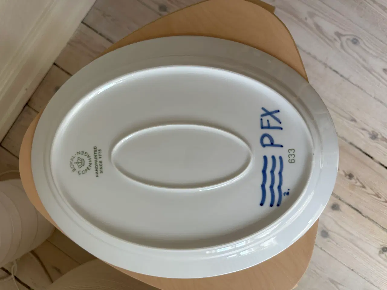 Billede 3 - ROYAL COPENHAGEN Sort Mega Riflet Serveringsfad