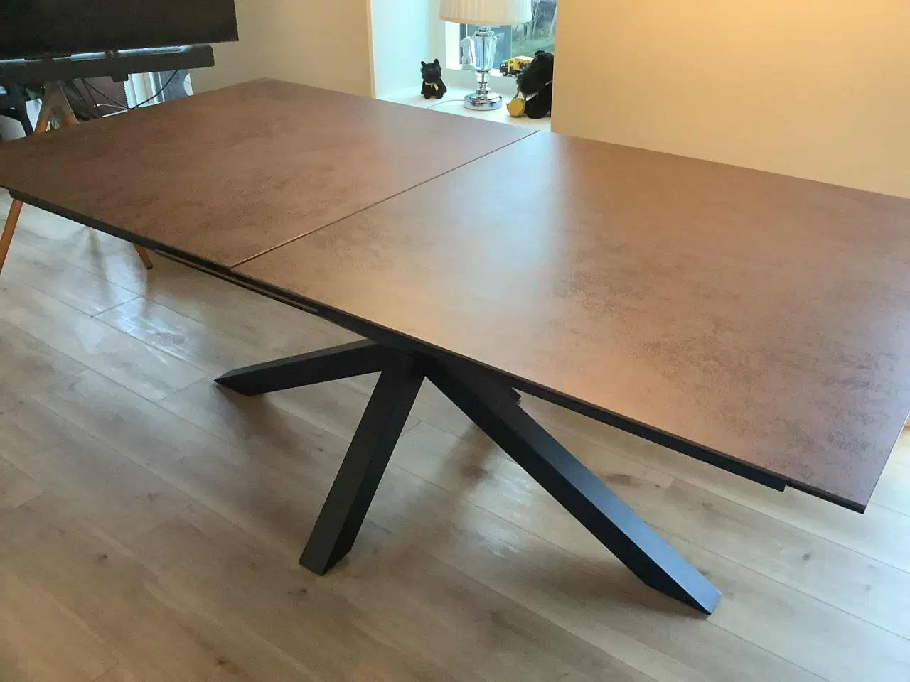 Billede 3 - Kobberlook bord, med indbygget udtræk