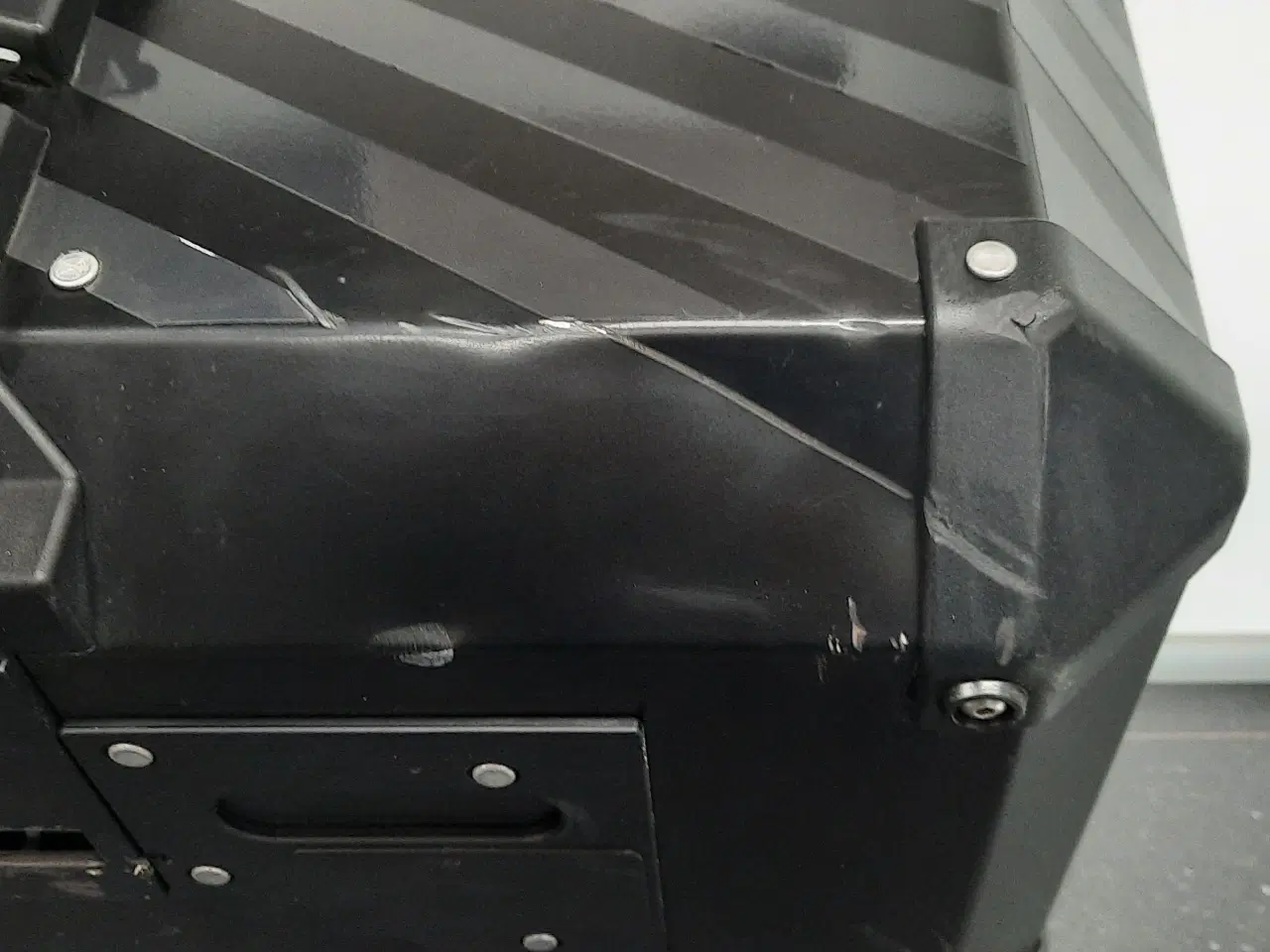 Billede 7 - GIVI Topboks m/ Ryglæn 58 Liter