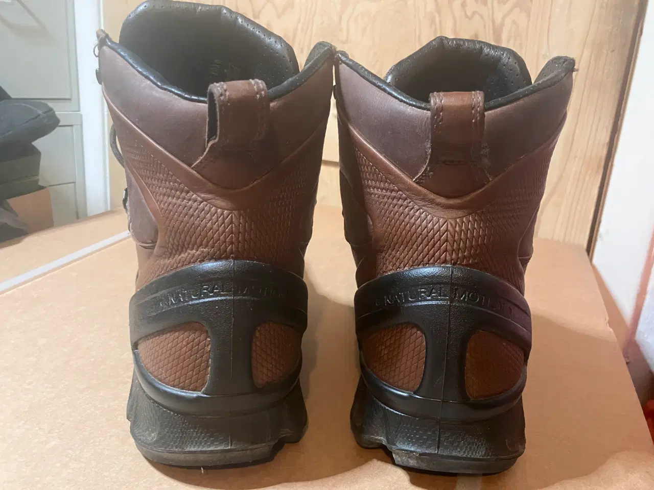 Billede 2 - Biom Hike mid HM støvlen fra ECCO/43