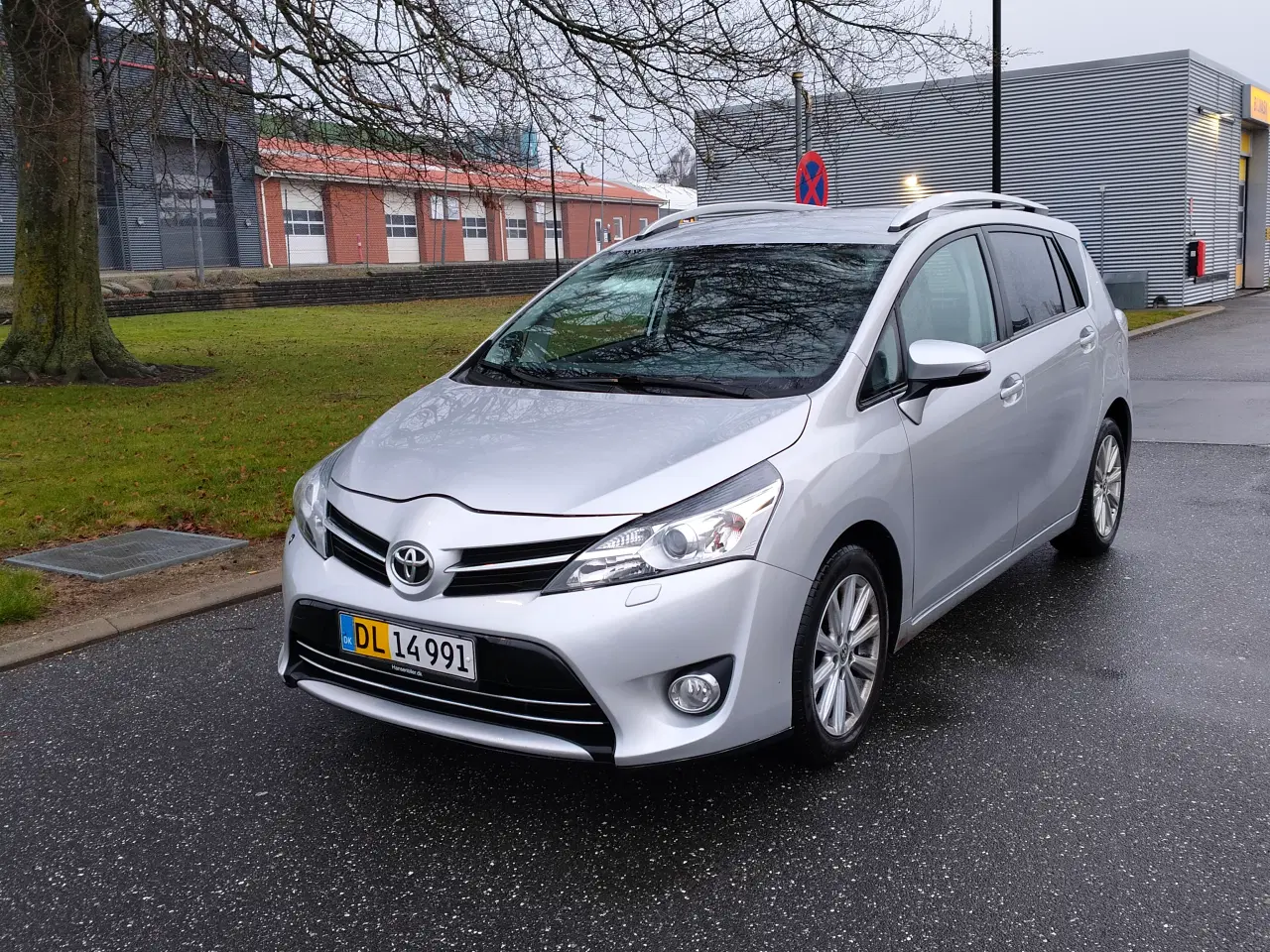 Billede 1 - Toyota sportsvan sælges - Østjylland