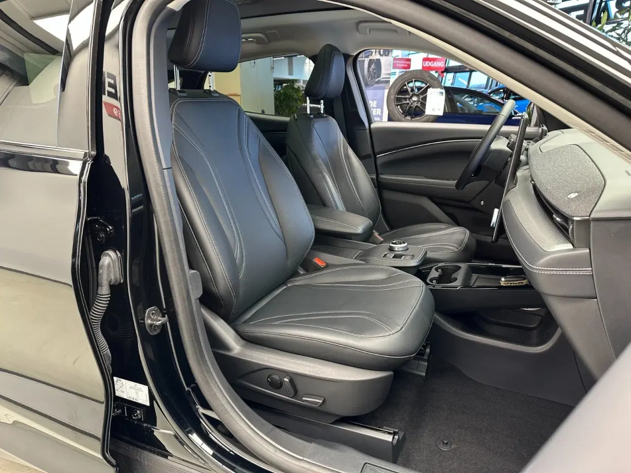 Billede 12 - Ford Mustang Mach-E 75 Premium Standard Range