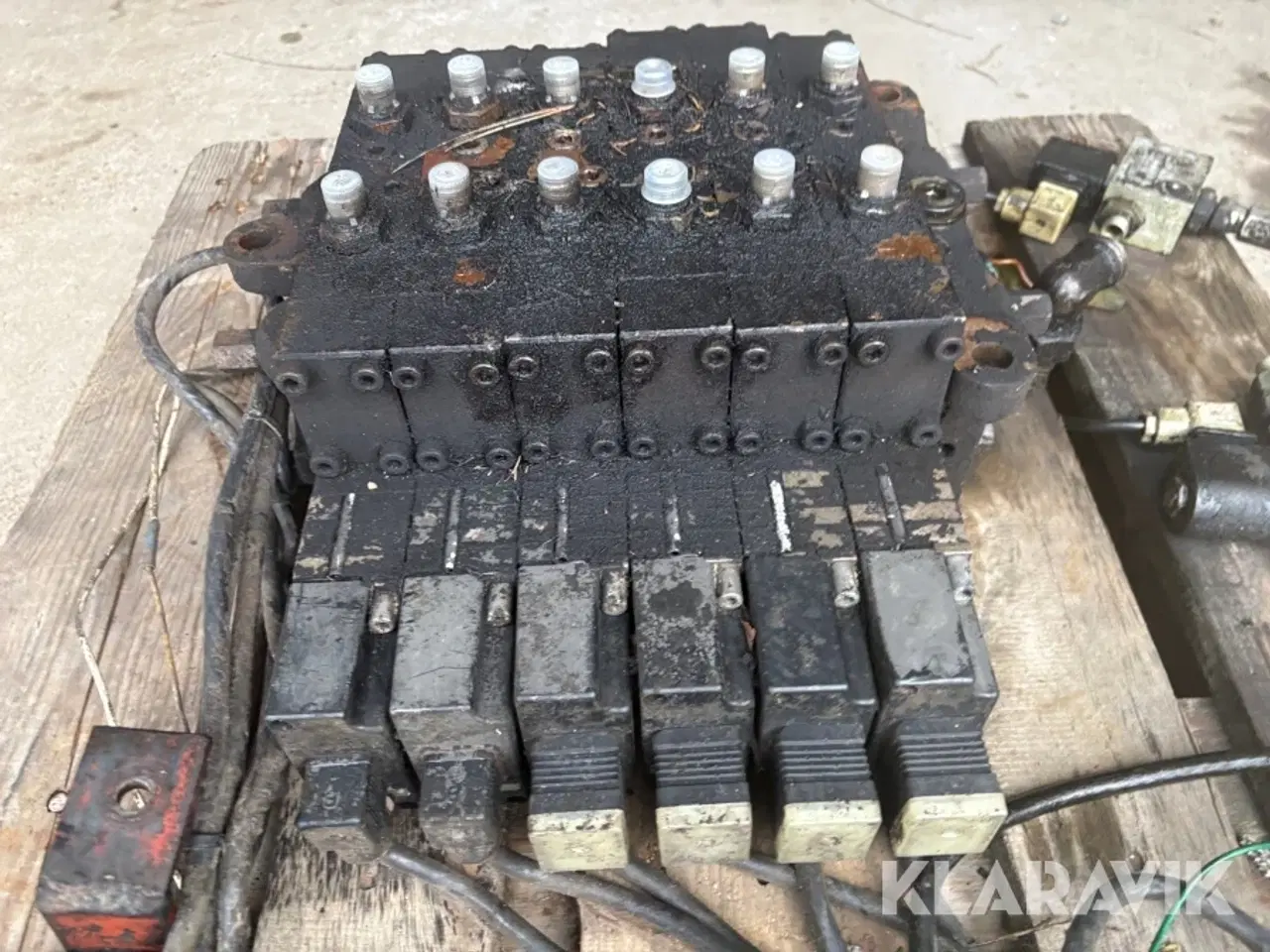 Billede 7 - Hydraulikblok Danfoss 6x2 +2 med 2 joystick