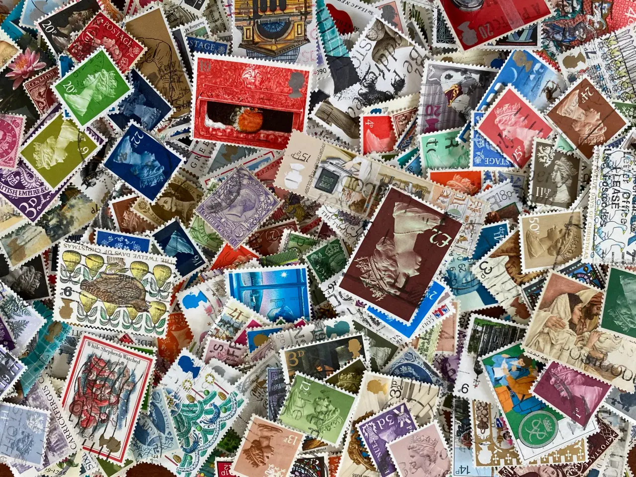 Billede 1 - 600 forskellige Engelske frimærker