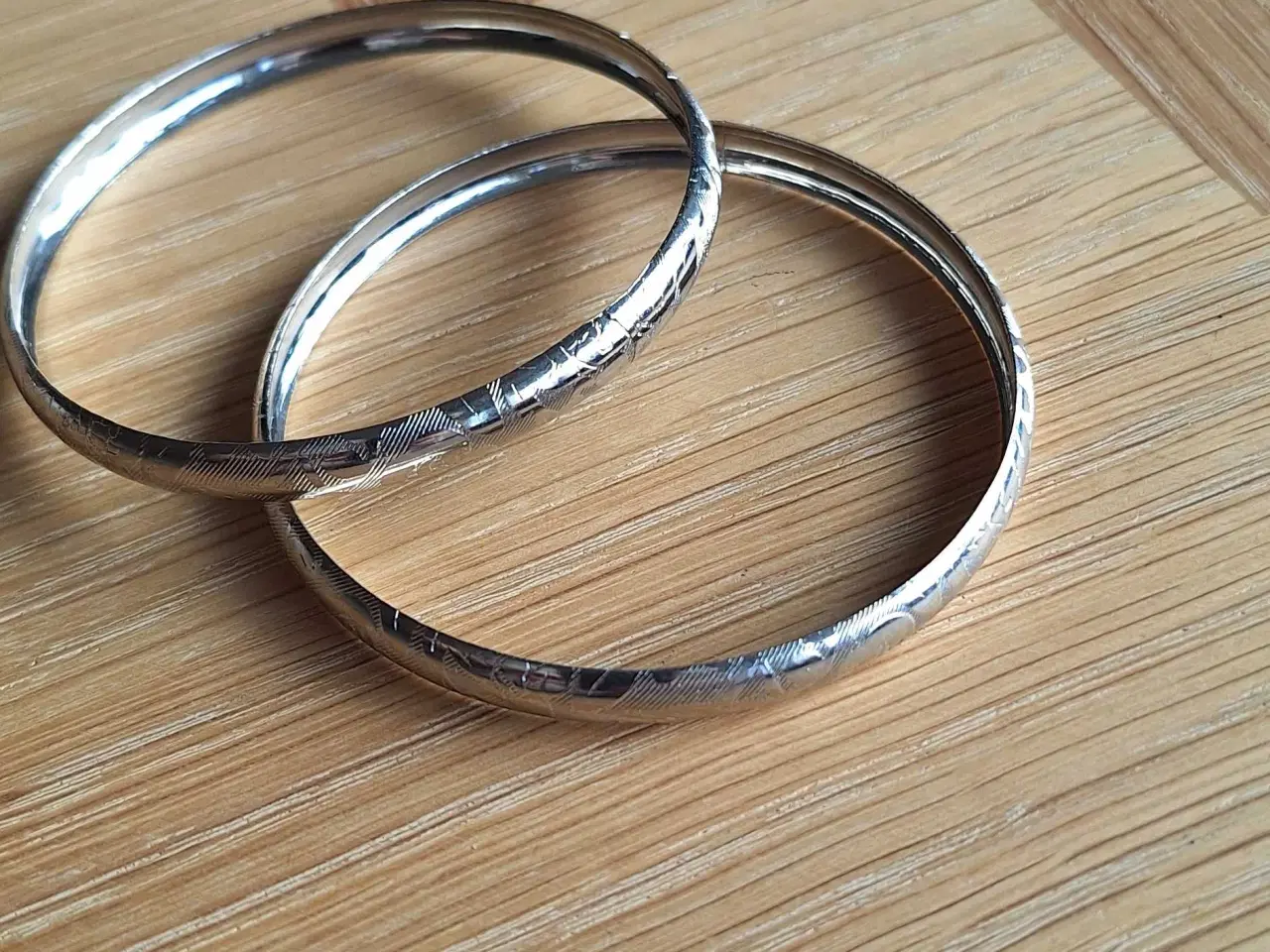 Billede 3 - 2 stk. Armbånd 