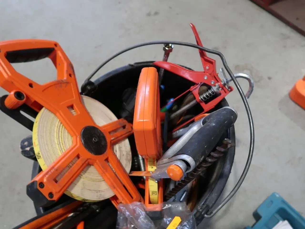 Billede 2 - Spand med div. Værktøj