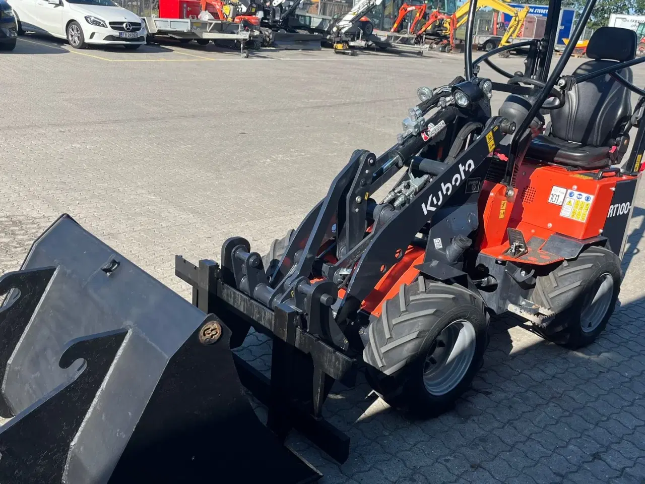 Billede 4 - Kubota RT100-2 med skovl og gafler kun kørt 113T