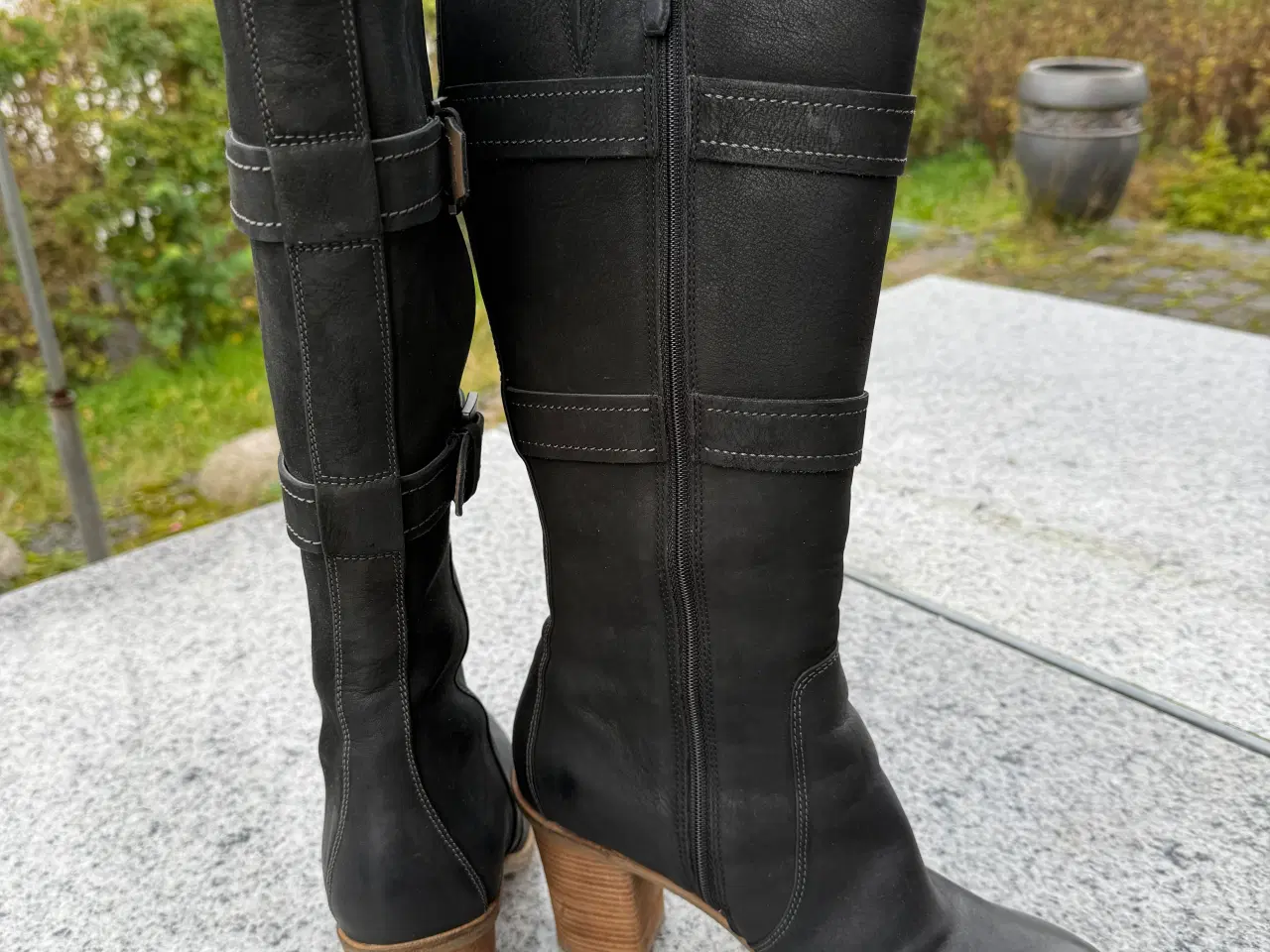 Billede 2 - LANGE ECCO STØVLER