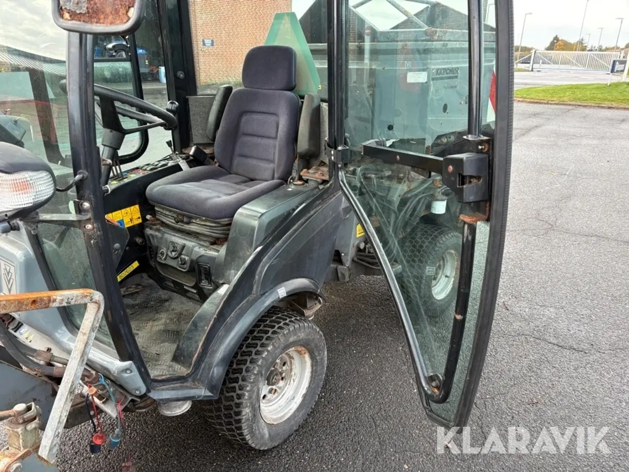 Billede 10 - Redskabsbærer Kärcher MIC C