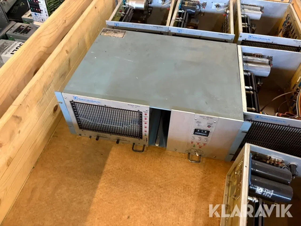 Billede 12 - Samlet lot med komponenter til blæsemaskiner til plastindustrien - 12 paller