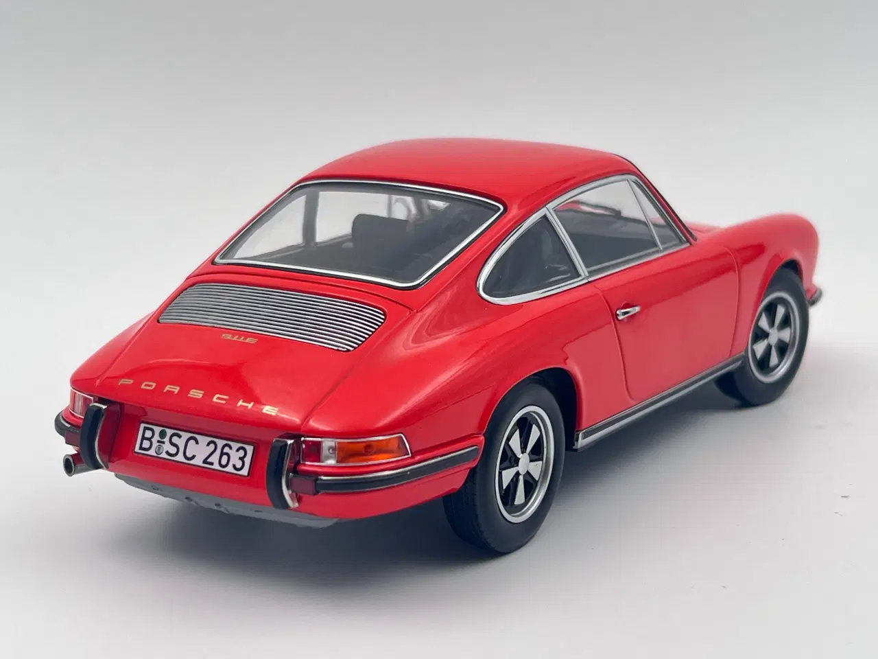 Billede 5 - 1969 Porsche 911 E Coupe 1:18  Super flot model