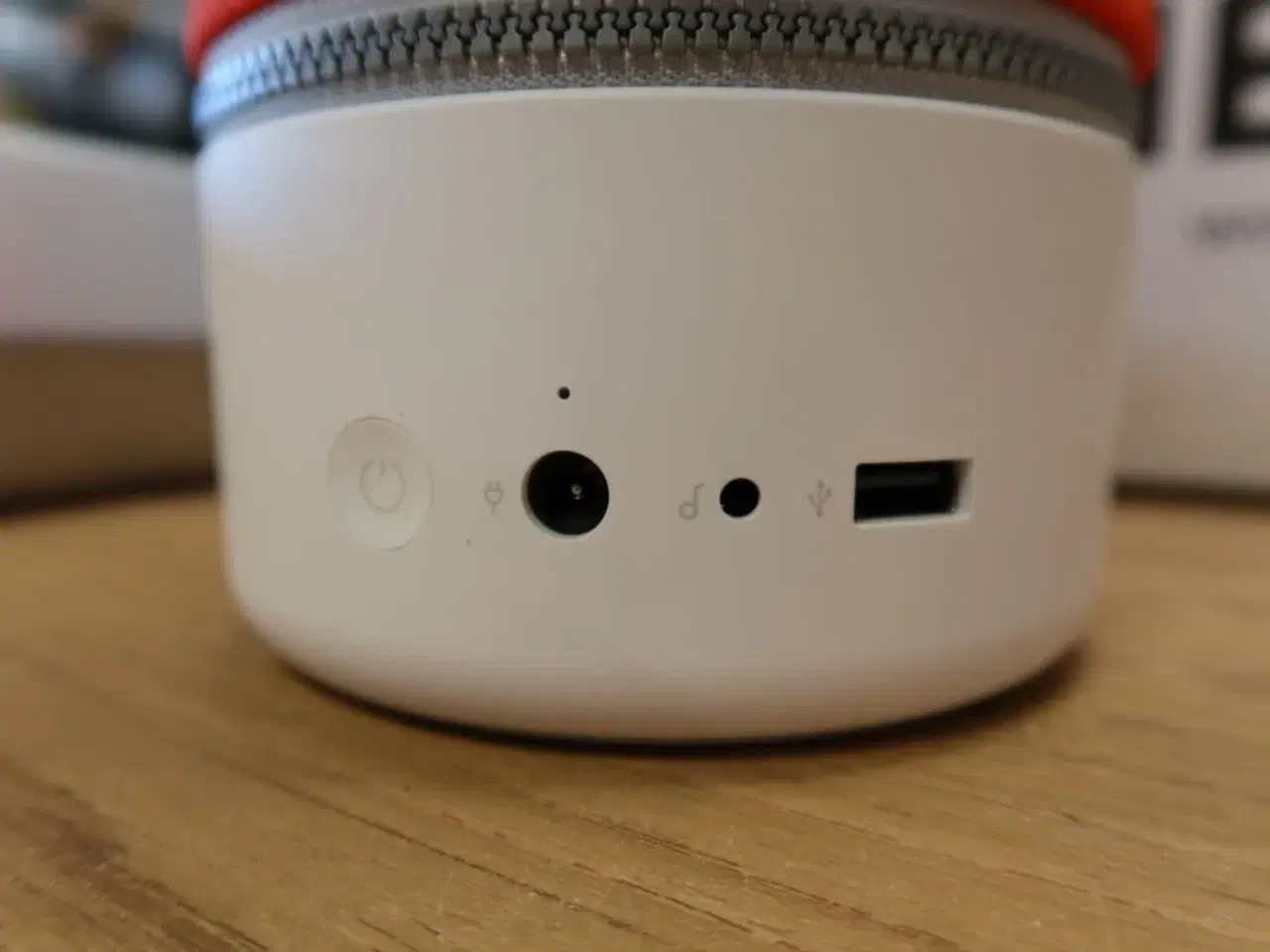 Billede 4 - 2 stk. Bluetooth højtalere LIBRATONE Zipp med 1 stk. lader