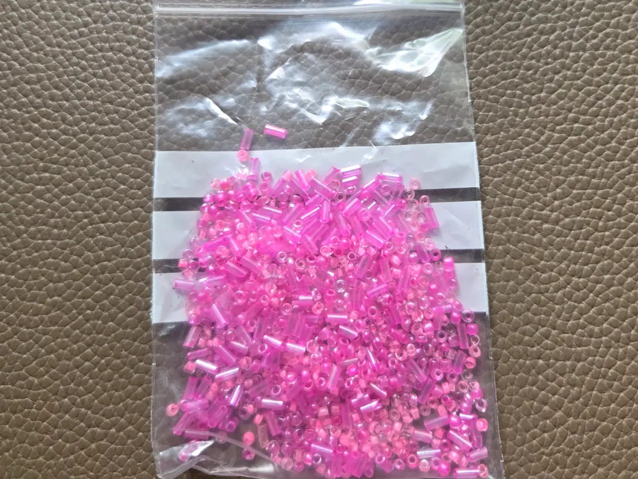 Billede 5 - Pink perler og vedhæng