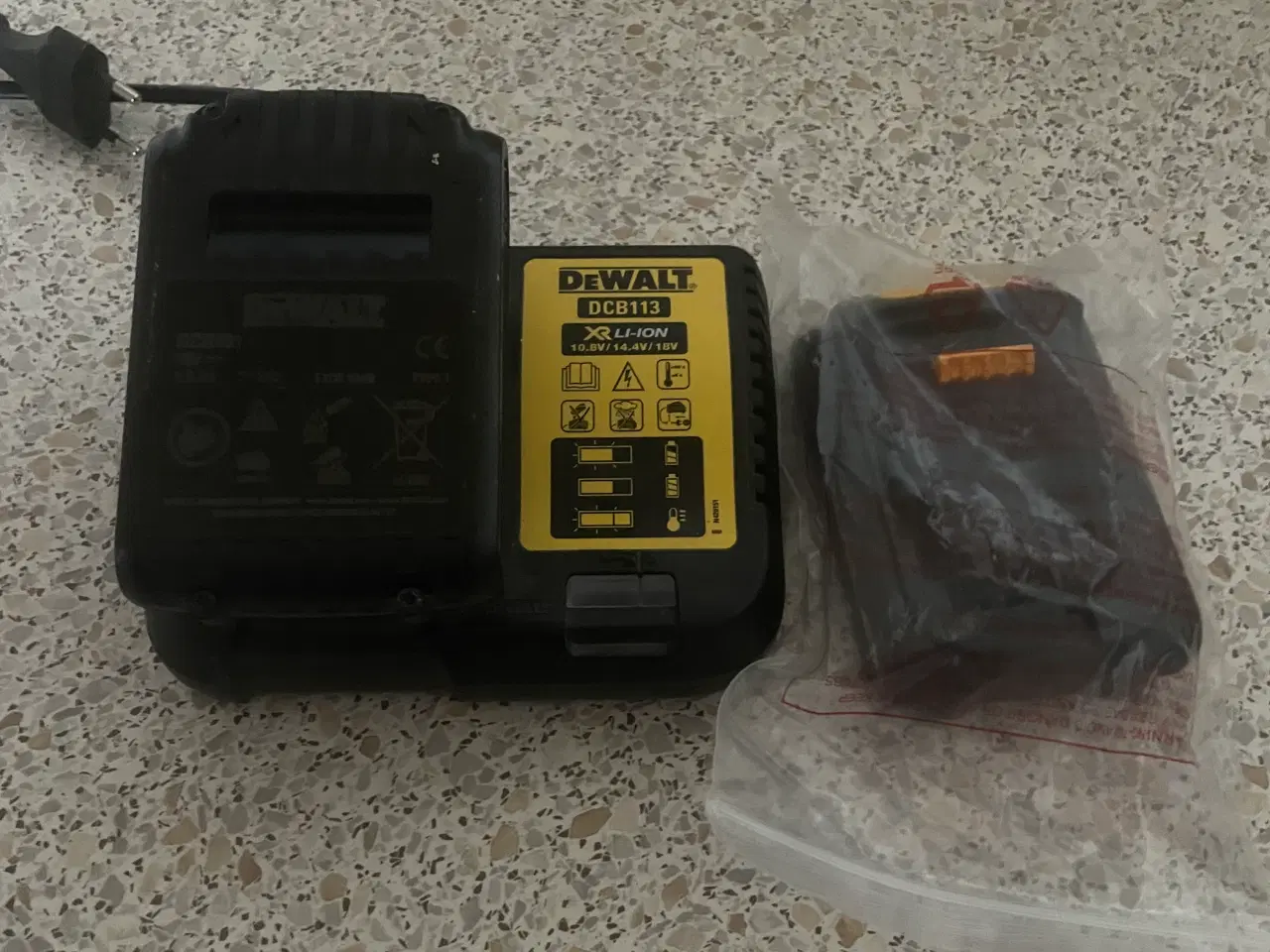 Billede 2 - Dewalt 2 lader 2 batterier