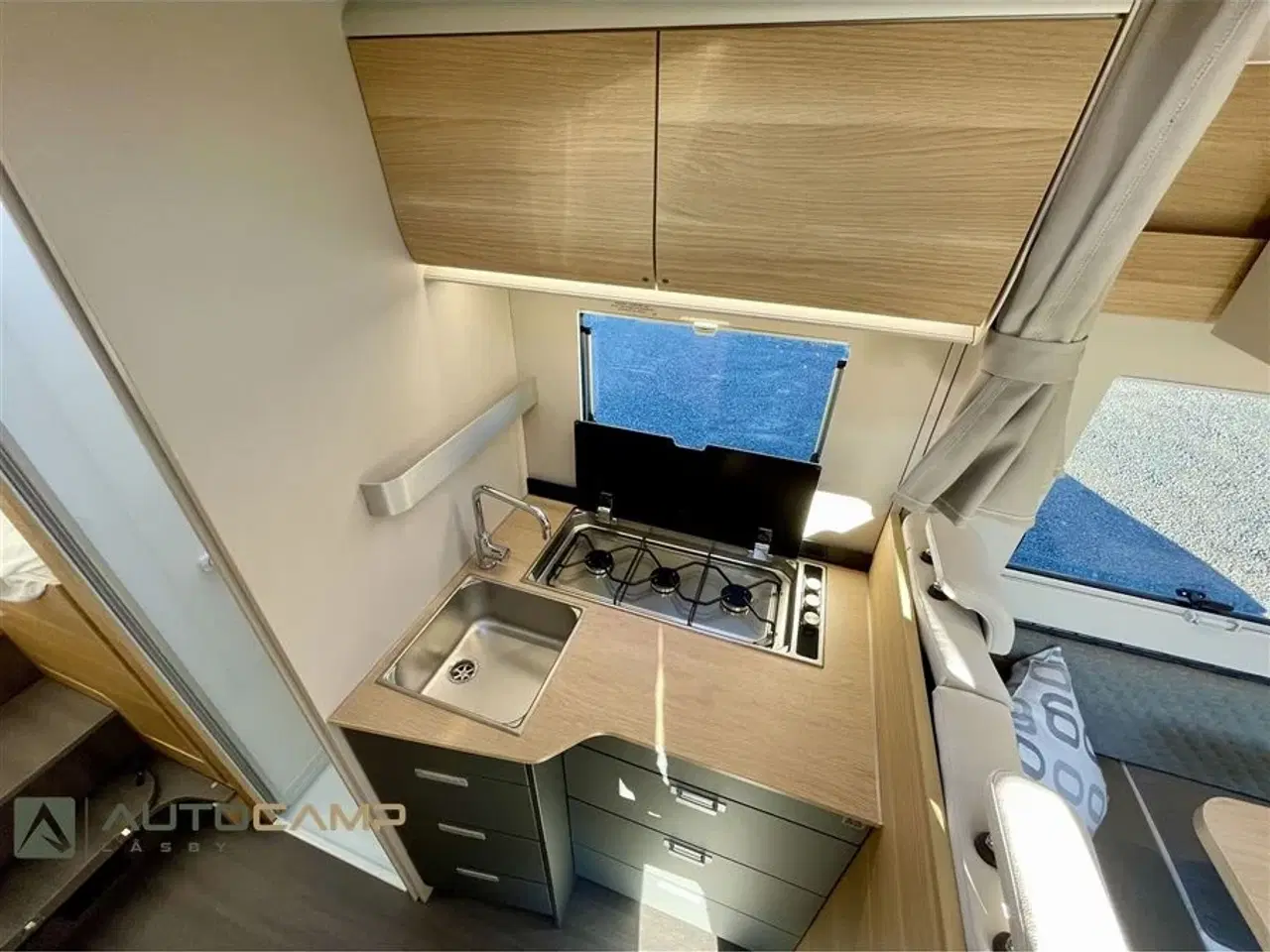 Billede 8 - 2026 - Adria Matrix M670