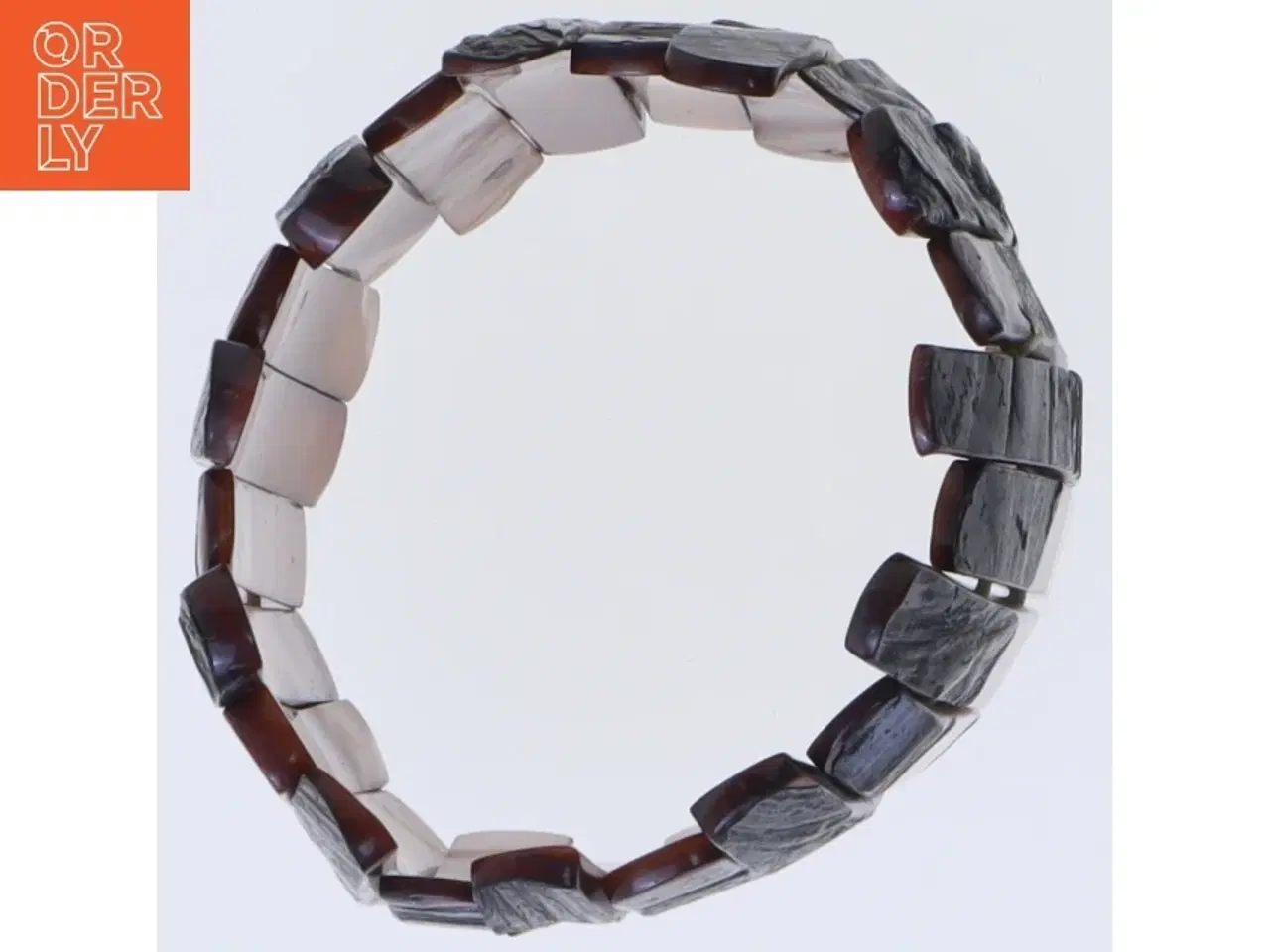 Billede 4 - Håndlavet armbånd i brun og sort perlemor (str. 16 cm)