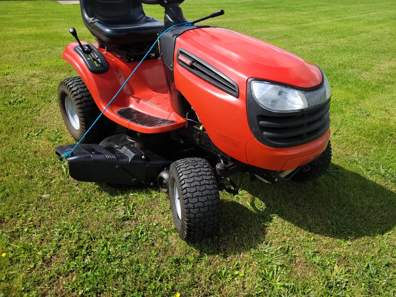 Billede 3 - Velkørende Jonsered LT2317A 42" Hydrostatgear 
