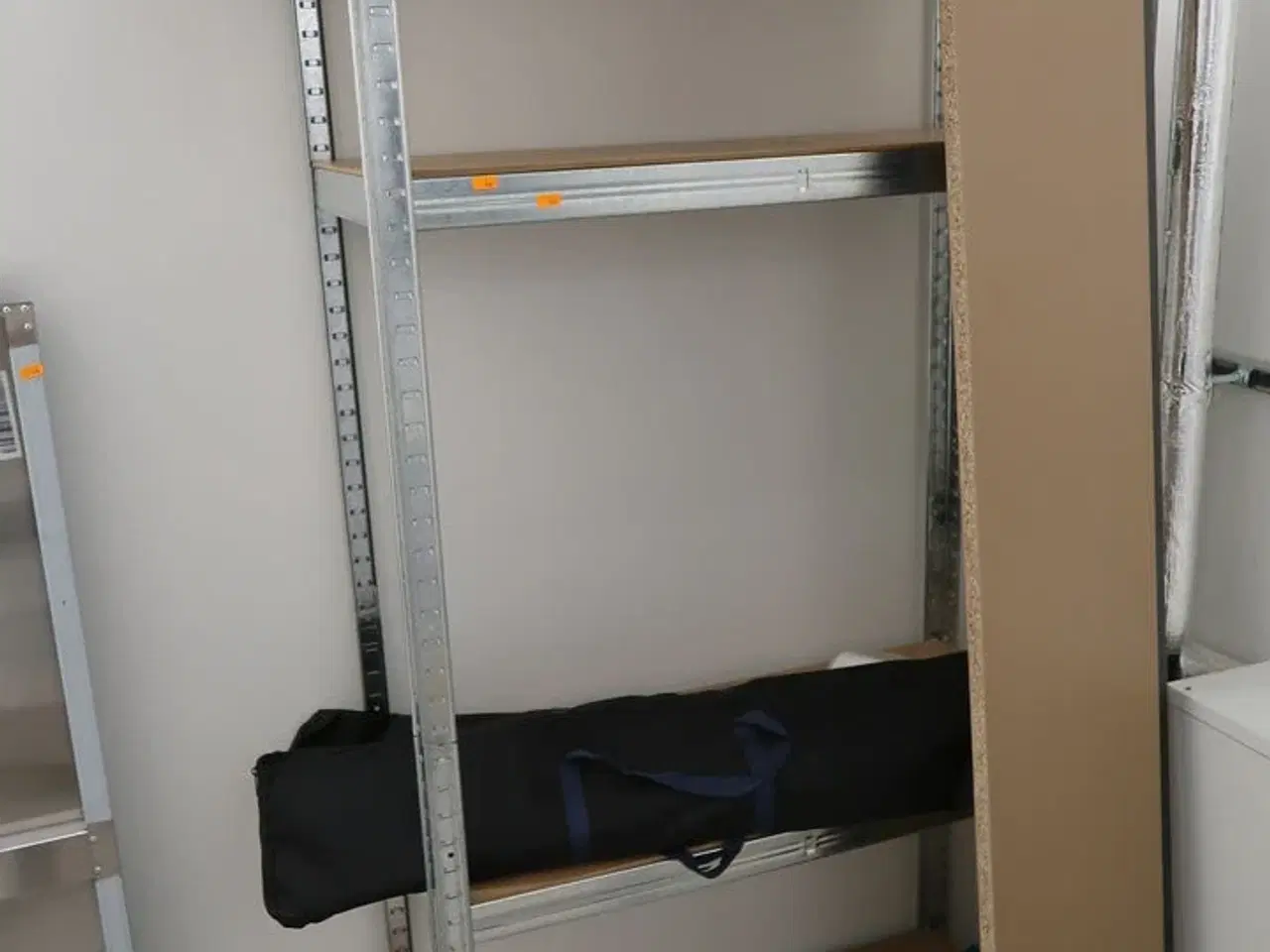 Billede 3 - Bord samt reol m.m.