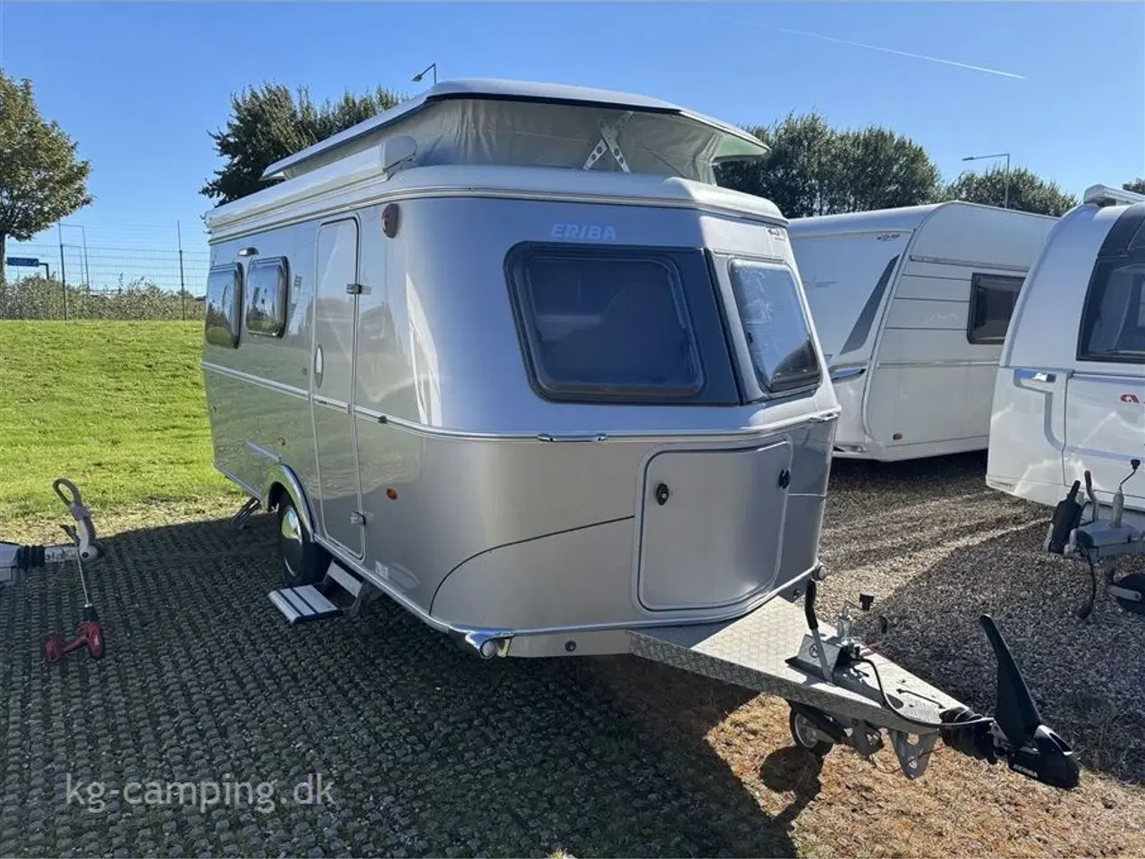 Billede 1 - 2023 - Eriba Touring 560   Ikonisk retrodesign møder moderne komfort