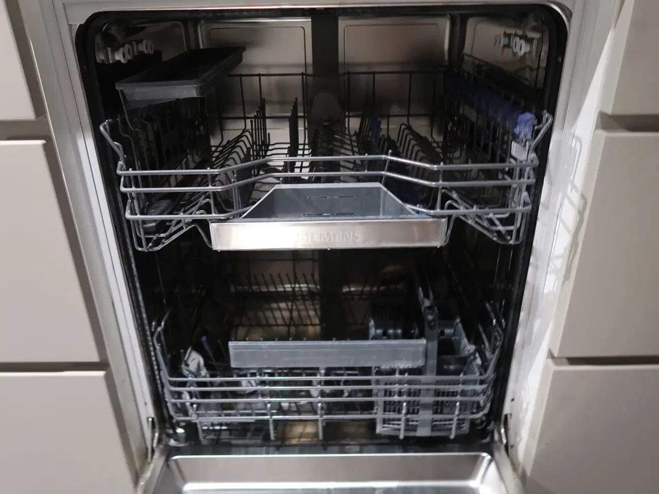 Billede 4 - Siemens SX85Z800BE Fuldt integrerbar opvaskemaskine