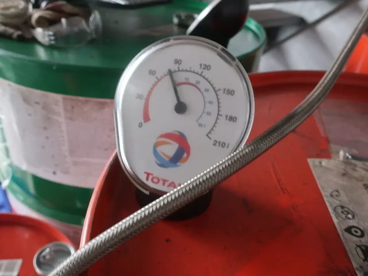 Billede 4 - Ca. 70 liter motorolie QUARTZ INEO MDC 5W30