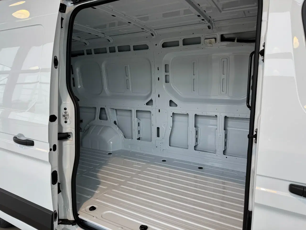 Billede 10 - Renault Master V T35 87 E-Tech L3H2 Kassevogn Tekno