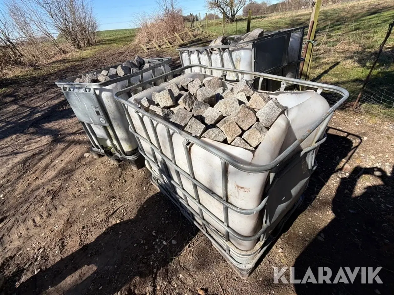 Billede 1 - Palletank med chaussésten 3 styk