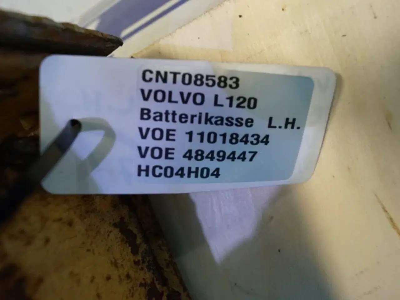 Billede 22 - Volvo L120 Baterikasse L.H. VOE11018434