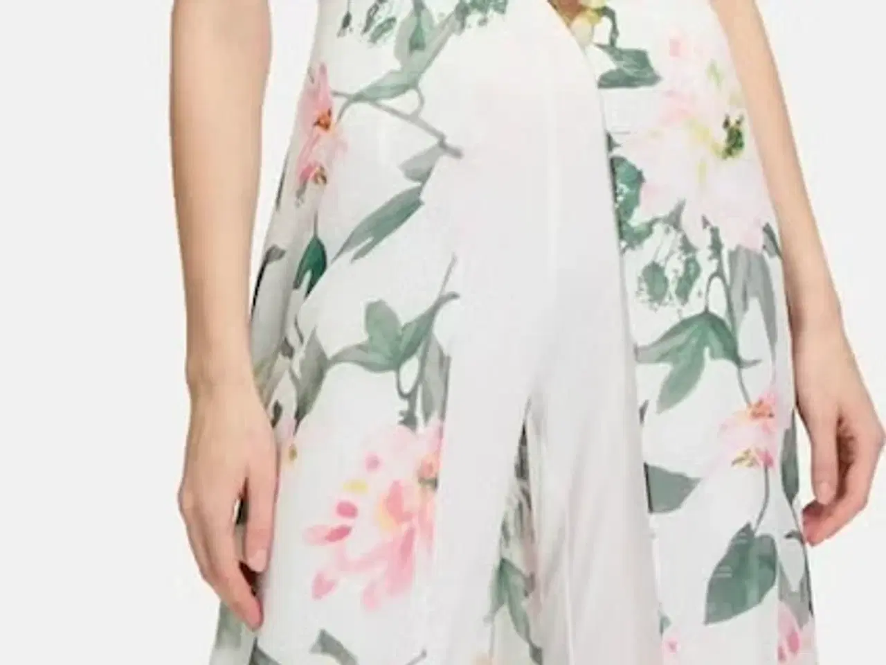 Billede 2 - Blomstret buksedragt med slæb