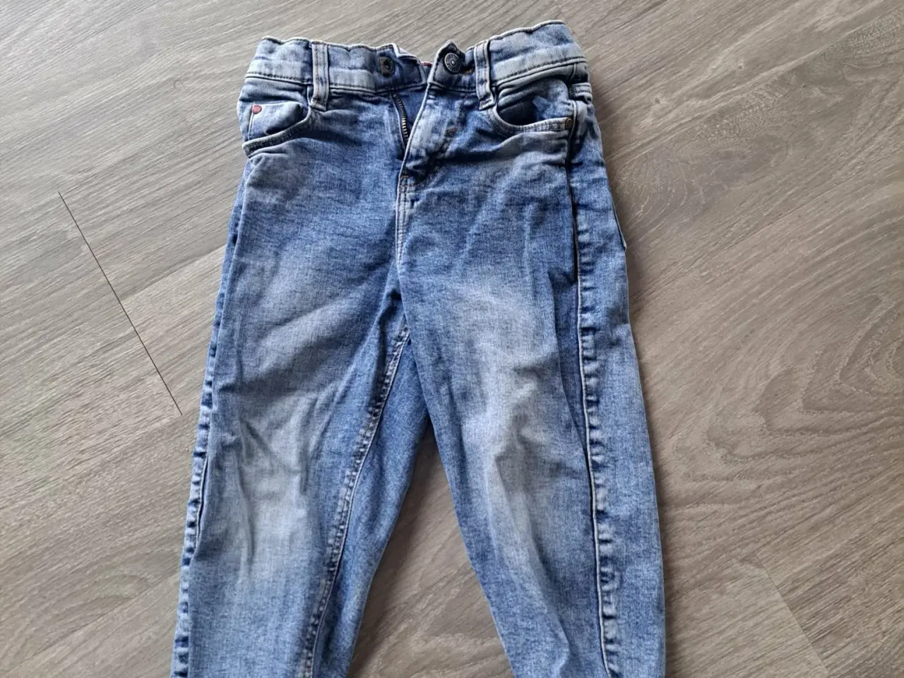 Billede 6 - drenge bukser og trøjer