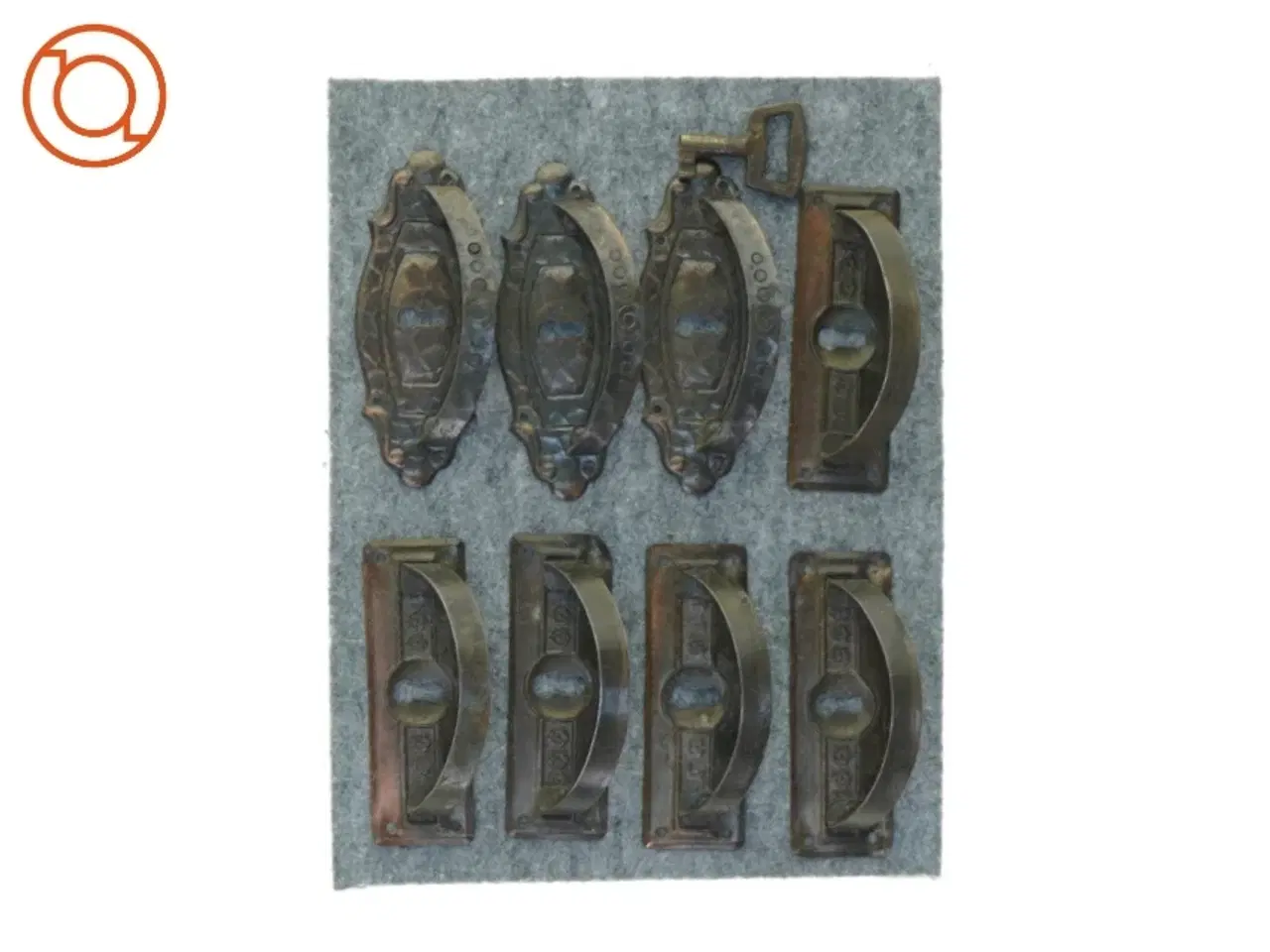 Billede 2 - Beslag samt nøgle, antikke, bruneret messing