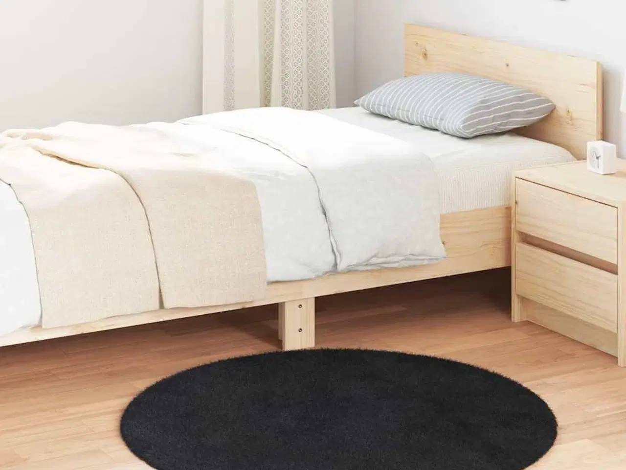 Billede 1 - Shaggy gulvtæppe NAVARRA 100x100 cm høje luv polyester sort