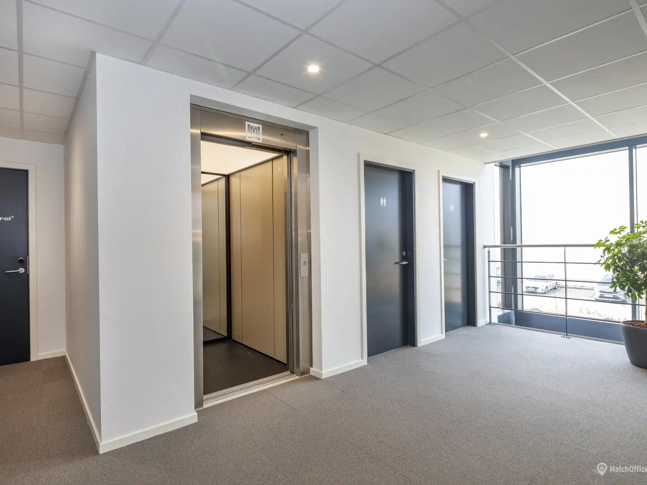 Billede 25 - Velbeliggende nyere moderne kontorlokaler med fælles kantineordning